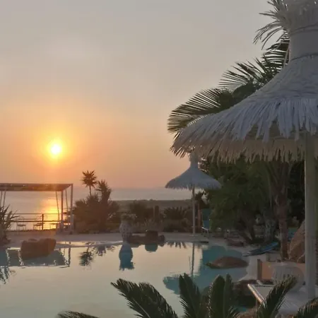 Verdemare Con Piscina Holiday home *
