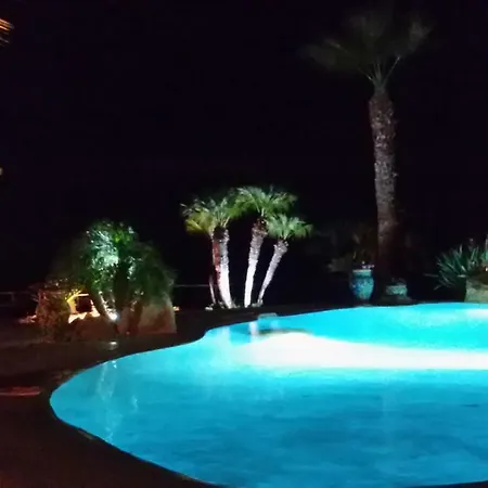 Verdemare Con Piscina Holiday home *